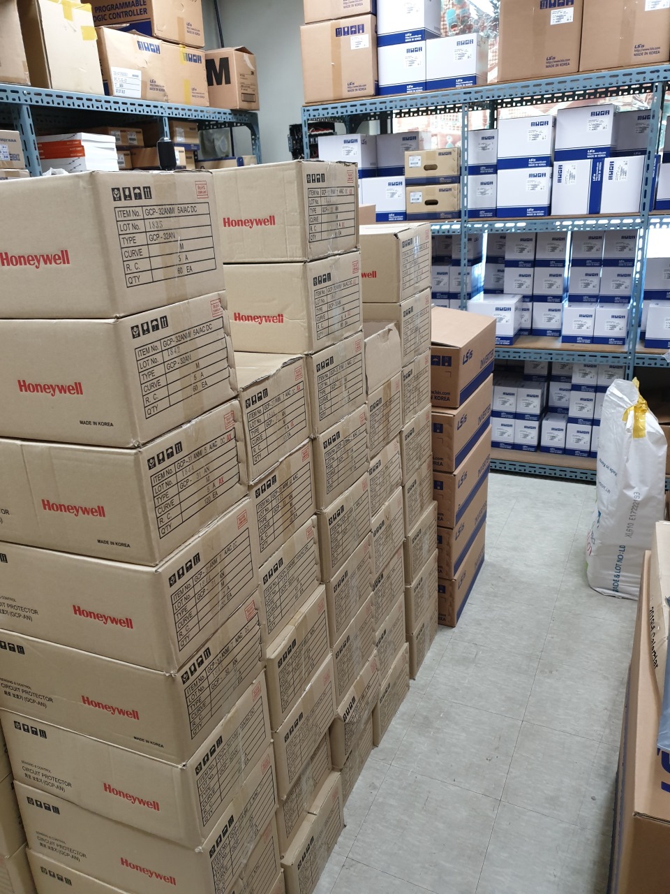 2000769928_FAhy0jzT_73ea26fc39fb49e8fb968c5f652f9bae8f3e6a61.jpg 이미지크게보기